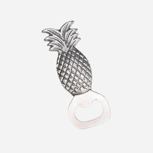Abridor de Botellas de Metal con Forma de Piña Intrincada, Acabado Plateado Brillante, Tema Tropical Original, Regalo de Bienvenida, Adorno para Bar - Product Image 1