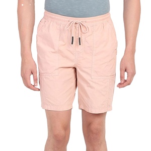 Shorts cargo roses pour hommes, taille mi-haute avec cordon de serrage, respirants, décontractés, en tissu uni, avec poches - Product Image 4