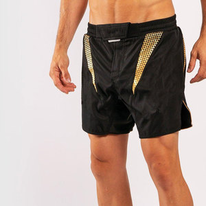 Shorts de sport noirs pour hommes avec empiècements géométriques dorés, taille mi-haute élastique, en tissu respirant Spandex Nylon - Product Image 6