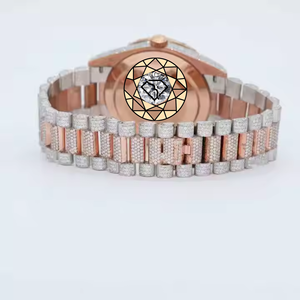 Reloj de pulsera automático de hip hop estadounidense con incrustaciones de circonitas, bisel redondo bicolor en tono rosa, claridad VVS y números romanos - Product Image 4