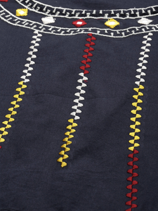 Kurta Anarkali Azul de Algodón Bordado para Mujer con Cuello Redondo y Mangas Tres Cuartos, Diseñada para Vestir en Eventos Festivos Étnicos Globales - Product Image 3