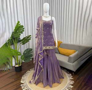 Ensemble Sharara 3 pièces ethnique indien pour mariage d'hiver et fête, brodé, réversible, infroissable, en soie Georgette, avec miroir véritable cousu - Product Image 1