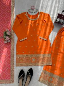Chinon de diseñador para mujer con hilo y trabajo intrincado de lentejuelas, de secado rápido, elástico y reversible. - Product Image 5