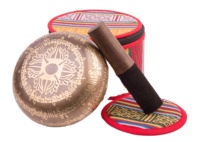 Meilleur ensemble cadeau de luxe sculpté et gravé de la marque Himalaya Exports, bol chantant en laiton, décoration d'intérieur, motif traditionnel