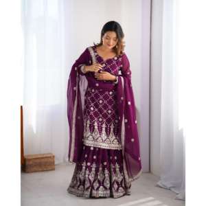 Belles robes de soirée Party Wear Top avec bas et Dupatta - Product Image 4