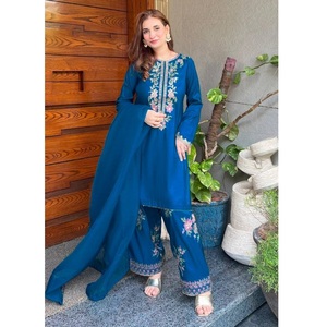 Ensemble élégant de haut, palazzo et dupatta, entièrement cousu et prêt à porter, pour les occasions spéciales, avec une texture riche, élégant pour l'automne et très accrocheur - Product Image 1