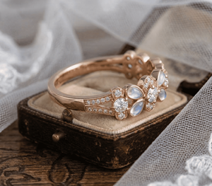 Anillo de media eternidad al por mayor con piedra de nacimiento, de acero inoxidable, con gema de circonita rectangular colorida, chapado en oro de 18k, para mujer - Product Image 3