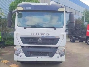 HOWO <span class=keywords><strong>Camion</strong></span> de transport de fourrage en vrac de 15 tonnes <span class=keywords><strong>Camion</strong></span> citerne d'alimentation en stock de 20000 litres Tarière hydraulique Transporteur de grain en vrac automatique - Product Image 3