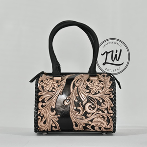 Sac à main pour femme en cuir véritable noir, fait main, dernier cri, design floral, tendance, avec détails sculptés à la main. - Product Image 1