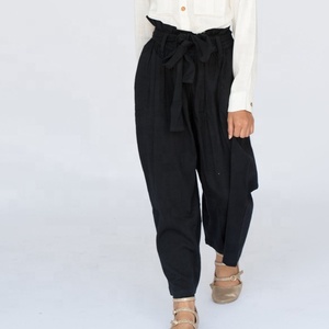 Conjunto de ropa Bohemia para niños, conjunto de camisa de manga larga blanca con botones delanteros de madera, decoración y pantalones de pijama negros holgados - Product Image 3