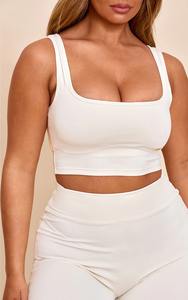 ชุดออกกำลังกายผู้หญิงคุณภาพสูงแบบขายส่ง ชุดกีฬาบราพร้อมกางเกงขาสั้นเอวสูงสำหรับออกกำลังกายและฟิตเนส - Product Image 3