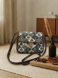 Sac bandoulière tissé à la main pour femme, motif vintage, sac à l'épaule avec sangle réglable et fermeture éclair pour le quotidien et les voyages - Product Image 3