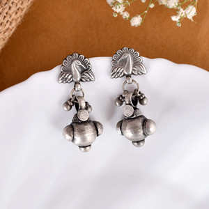 Boucles d'oreilles pendantes en argent Meera Jaipur Sanyukta Fashion - Product Image 2