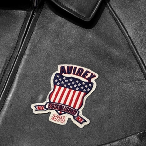 Chaqueta Bomber de Cuero Negra Premium "American Flight Icon" |   Parches de piel de vaca auténtica de primera calidad de la marca Avirex USA para uniformes de vuelo. - Product Image 5