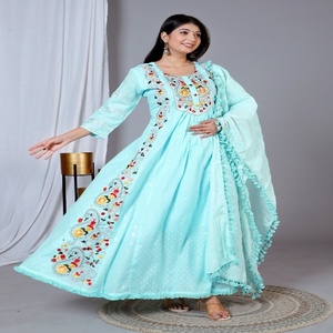 Elegante Conjunto de Kurta Anarkali de Algodón Azul Agua con Bordado Intrincado y Dupatta para Bodas, Playa, Festividades, Estilo Étnico - Product Image 5