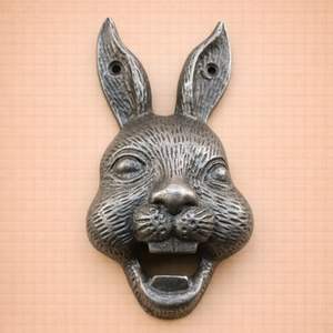 Abridor de Botellas de Hierro Fundido con Cabeza de Conejo, Diseño Animal Vintage, Agarre Fuerte, Fácil Extracción de Tapas, Decoración Rústica para Bar - Product Image 1