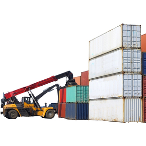 Enclos de transport durables construits autour de conteneurs maritimes secs avec des parois en acier ondulé et des panneaux de toiture résistants aux intempéries - Product Image 5
