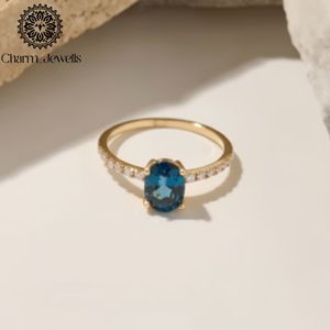 Bague de fiançailles Charm Jewells en moissanite taille coussin, plaqué or 18 carats, sertie à griffes, style classique pour femme, certifiée IGI, 3 g - Product Image 2