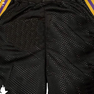 Pantalones Cortos de Baloncesto Negros para Hombre con Malla y Rayas Laterales Amarillas, Cintura Media con Cordón, Casuales, Transpirables, de Poliéster con Estampado de Llama en la Parte Delantera - Product Image 4
