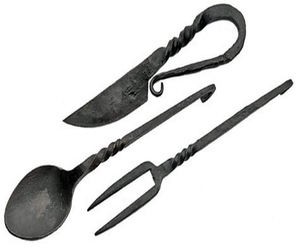 Ensemble de couverts médiévaux, parfait pour les repas en famille, collection de vaisselle vintage intemporelle, ensemble couteau, fourchette et cuillère en acier inoxydable - Product Image 6