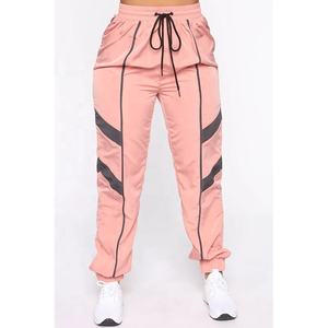 2024 Logo personnalisé nouvelle mode vêtements décontractés dames ensemble femmes coupe-vent survêtements femmes 2 pièces ensembles - Product Image 3