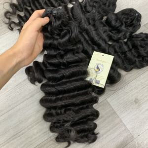 Nuevo Paquete de pelo ondulado profundo de alta calidad, cutícula alineada, cabello humano natural virgen de trama negra - Product Image 2