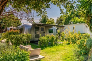 Luxury Aluminum Camper Caravan Off Road <b>Travel</b> Trailer RV Mobile Home with Kitchen Bathroom Sleeping Space Adventure Use - Product Image 6