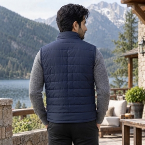 Gilet réversible fabriqué avec un tissu de haute qualité, design deux-en-un, construction légère, coupe confortable, poches fonctionnelles - Product Image 2