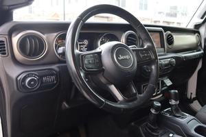 Jeep Wrangler Sport 4x4 usado, limpio, año 2020 - Product Image 2