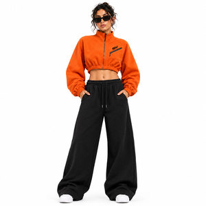 Conjunto Deportivo para Mujer, con Bolsillo Inclinado en el Pecho, Cierre de Cremallera, Combinación de Colores en Contraste, Ecológico, Ligero para Invierno, Corte Regular - Product Image 1