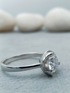 Round Shape LAB DIAMONDS Fine Jewelry 925 Silver VVS Moissanite Engagement & Wedding Ring Oval Cut Flower Shape for Gifts - Product Image 3