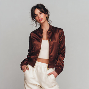 Veste en satin de soie OEM pour femme, haute qualité, style streetwear, col rond, pour l'extérieur - Product Image 6