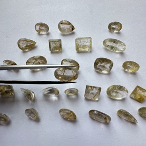 TFH Lot de 131 carats de rutile doré, 26 PIÈCES, cristaux de guérison, formes et tailles variées, tailles de lot de 10 mm à 10x20 mm - Product Image 5