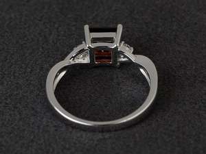 Anillo de Compromiso con Granate Rojo Corte Princesa, Anillo con Piedra Preciosa, Piedra de Nacimiento de Enero, Joyería de Plata de Ley - Product Image 4