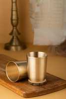 Mug isotherme en laiton à design minimaliste et écologique, avec couvercle, isolation thermique 12-24 heures, compatible eau bouillante, idéal pour la salle de sport