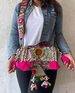 Bolso de Mano Banjara Hecho a Mano, Nuevo Diseño Bordado, Estilo Boho con Flecos, para Mujer - Product Image 5