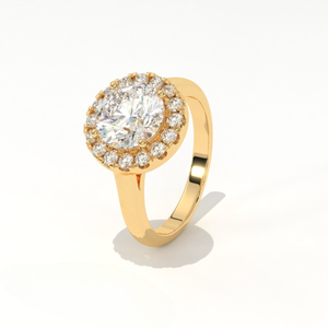 แหวนหมั้นเพชรทรงกลมเจียระไนแบบบริลเลียนท์ 14K ทองคำ ประดับด้วยเพชรแล็บโกรว์ รุ่น Aarinya Solstice of Golden Radiance Halo - Product Image 4