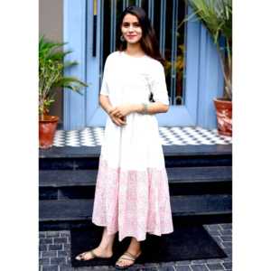 Elegante Vestido Maxi Blanco con Estampado Floral, Cuello Redondo, Cintura Imperio, Transpirable - Disponible en XS - Product Image 6