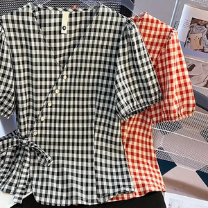 Blusa de Mujer con Cuello en V, Mangas Abullonadas, Estampado a Cuadros, Manga Corta, Botones al Frente, Estilo Casual con Detalle de Lazo, para Primavera/Verano - Product Image 5