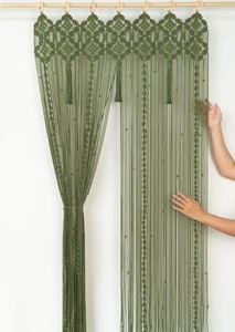 Rideau de porte en macramé vert olive, séparateur de pièce en fibre géométrique style bohème, tapisserie nouée à la main - Product Image 1