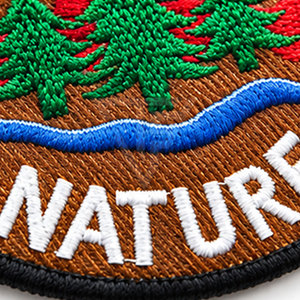 Patchs brodés écologiques de haute qualité avec logo et couleurs personnalisés, toile légère pour vêtements - Product Image 6