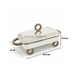 Plat à chafing rectangulaire de luxe en acier inoxydable poli 34,5x21x11,5 cm avec couvercle et poignées en bois - Product Image 1