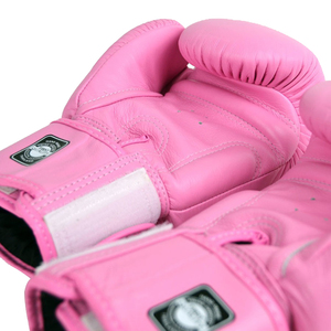 นวมชกมวยไทยหนังแท้ปรับระดับได้พร้อมสายรัดแบบตีนตุ๊กแก รุ่น Twins Pink สำหรับฝึกซ้อมและแข่งขัน - Product Image 6