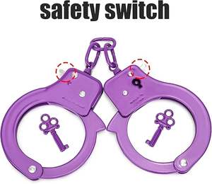 กุญแจมือโลหะของเล่นสำหรับเด็ก ปลอดภัย ใช้เล่นบทบาทสมมติ พร้อมกุญแจปลดเร็ว ของขวัญวันเกิด ผู้ผลิตขายส่ง OEM - Product Image 4