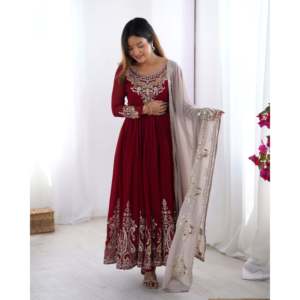 Robe de soirée de créateur, lourde, avec broderie multi-fils et travail de séquence, tenue de soirée avec dupatta - Product Image 1
