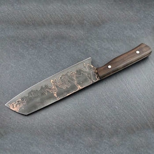 Cuchillo de chef de lujo con patrón de cobre damasco y diseño de espiga completa para viajes y actividades culinarias - Product Image 1