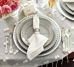 Porte-serviettes rond moderne avec un design élégant en métal, parfait pour les repas à la maison et les accessoires de table de mariage - Product Image 3