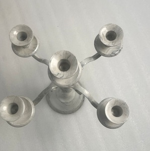 Porte-bougie en laiton de qualité supérieure avec finition émaillée pour la décoration de table de restaurant de luxe et accessoires modernes pour la maison - Product Image 3