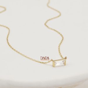 Collar Minimalista con Diamantes Baguette, Joyería Fina, Elegante y Sencilla para Mujer, Delicado Collar para Uso Diario, Regalo - Product Image 4