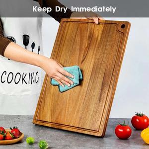 Planche à découper en bois d'acacia, épaisse, durable, compatible avec les couteaux, finition lisse, avec rainure profonde pour les jus et trou de suspension pour une utilisation en cuisine - Product Image 4